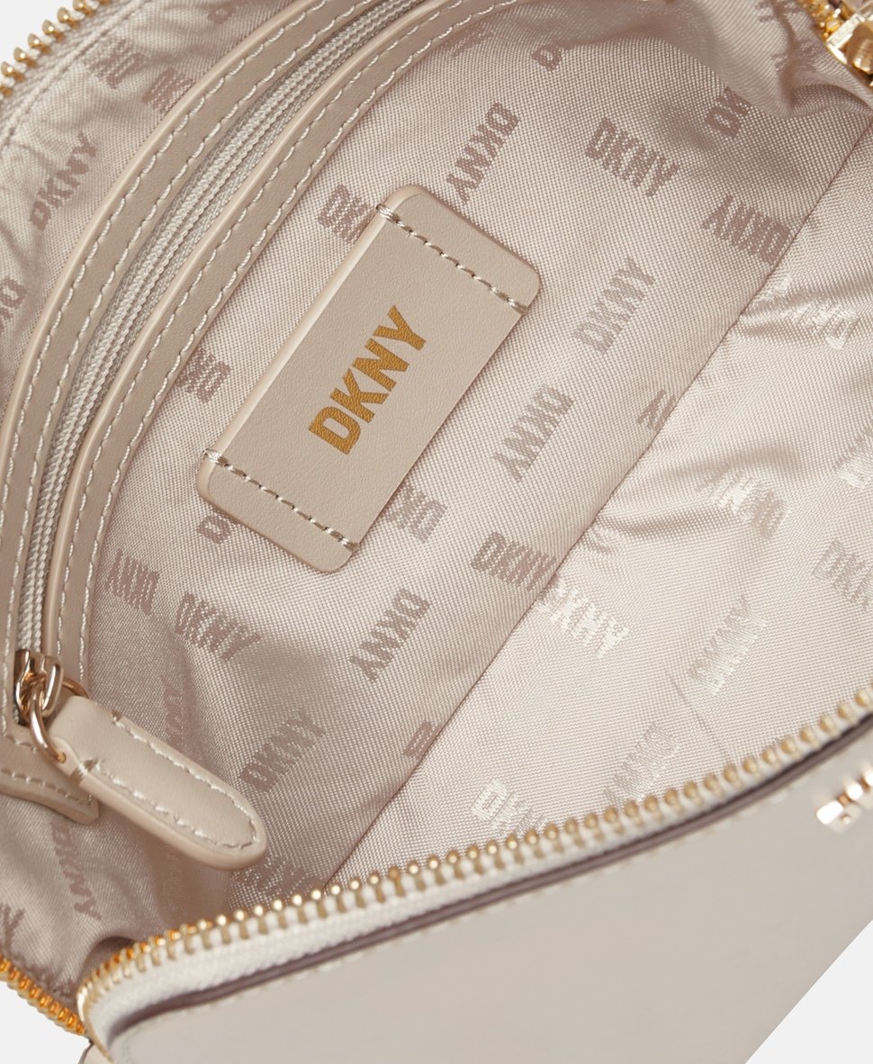 DKNY Kožená messenger taška Písečná 3