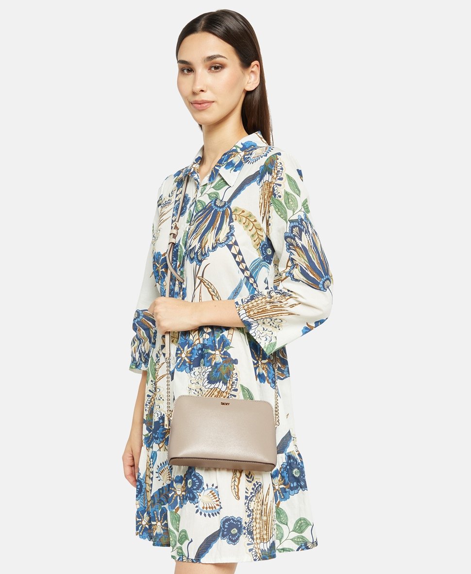 DKNY Kožená messenger taška Písečná 5