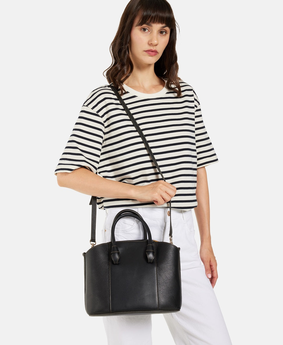 Furla kožená kabelka tote Černá 5