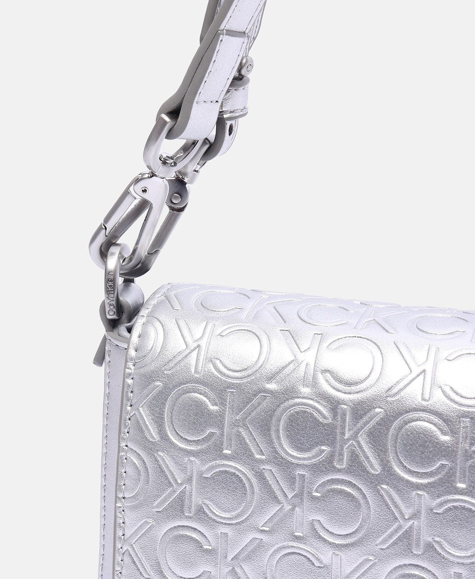 Calvin Klein kabelka přes rameno Stříbrná 2