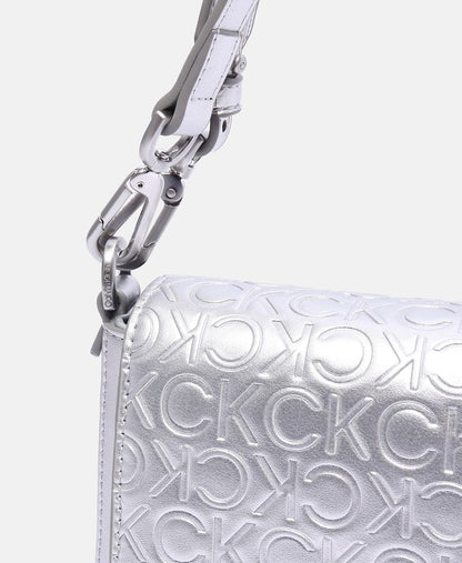 Calvin Klein kabelka přes rameno Stříbrná 2