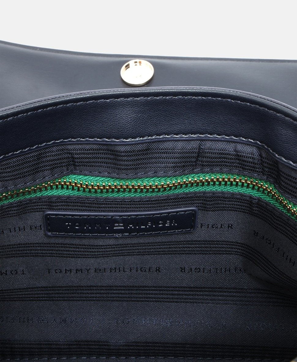 Tommy Hilfiger kabelka přes rameno Tmavě modrá 3