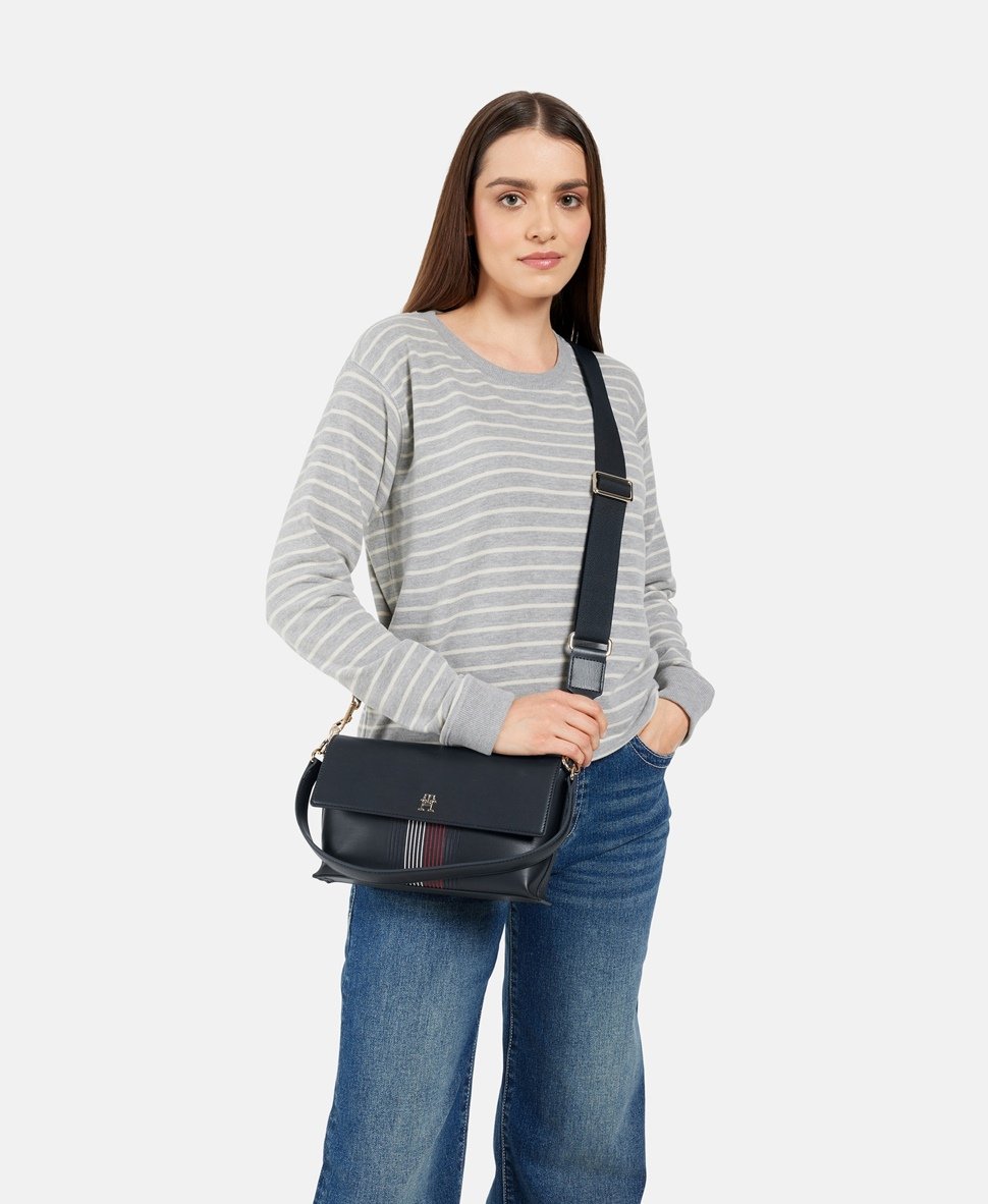 Tommy Hilfiger kabelka přes rameno Tmavě modrá 5