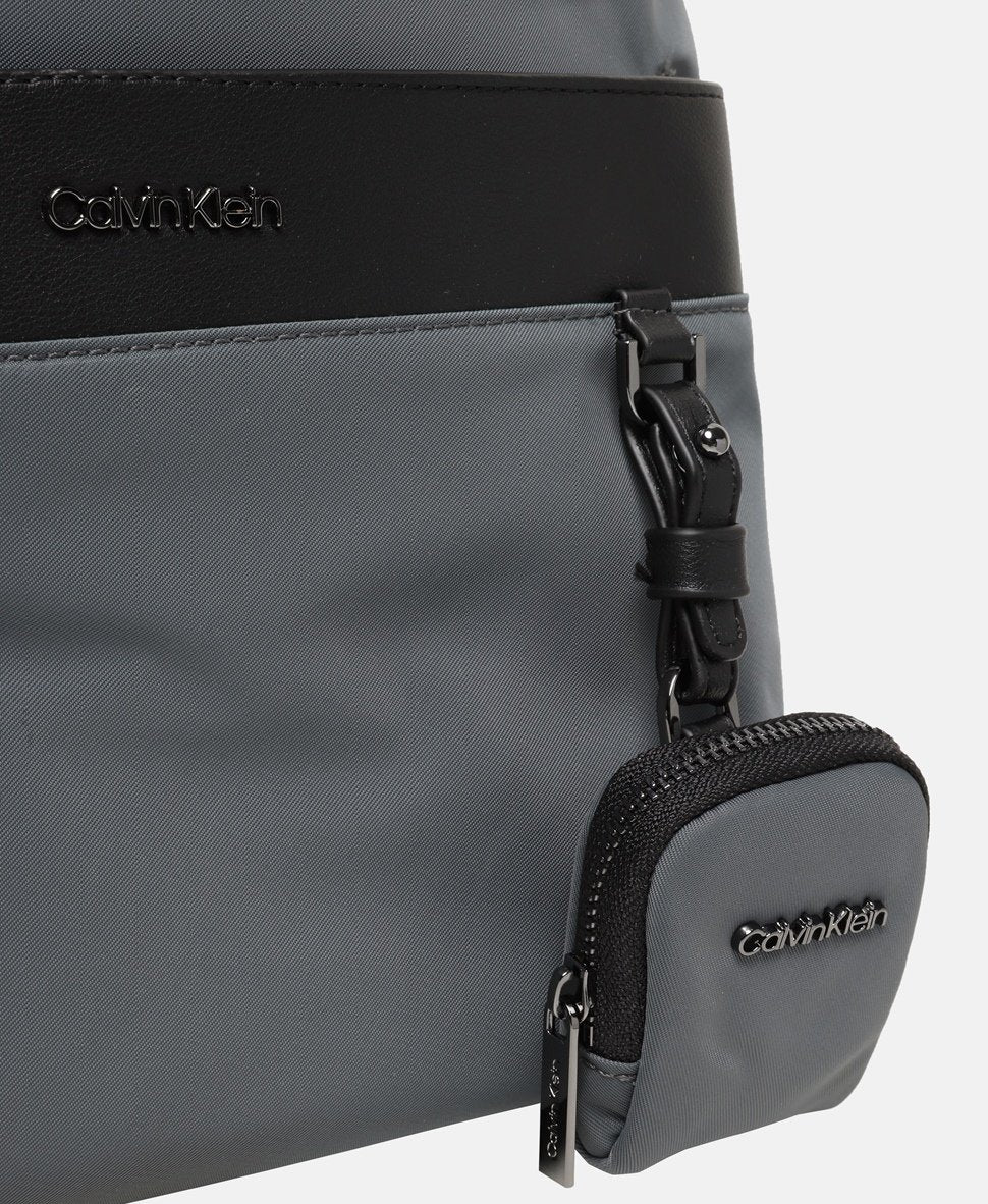 Calvin Klein batoh Šedá 2