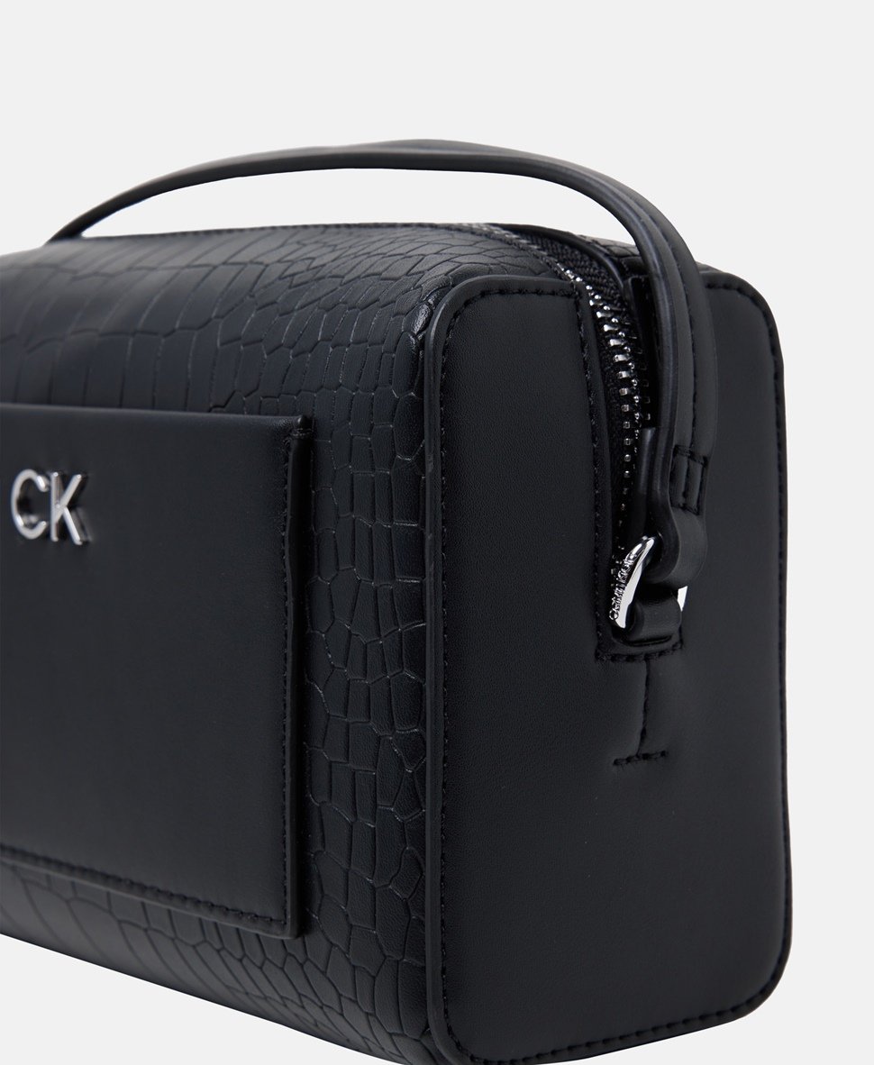 Calvin Klein kabelka přes rameno Černá 2