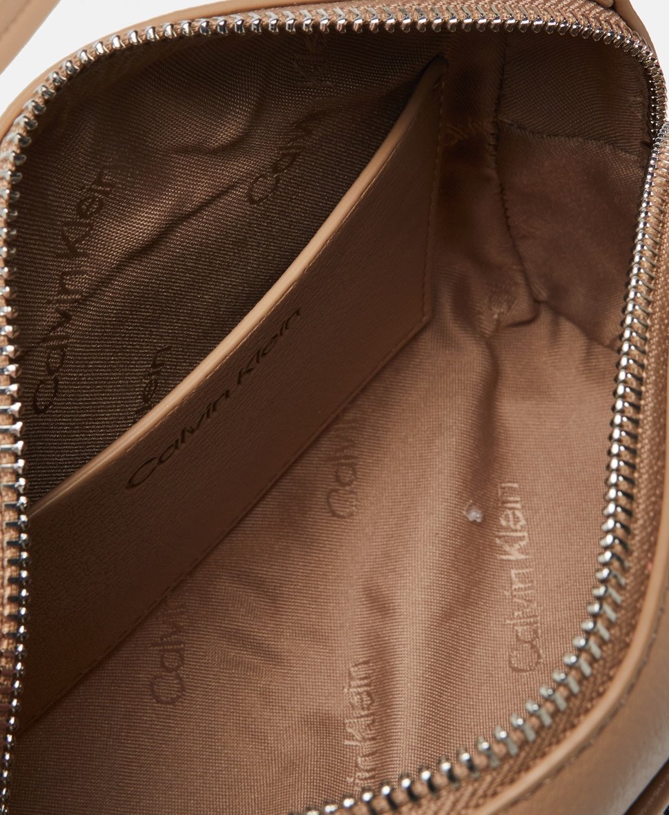 Calvin Klein kabelka Béžová 3