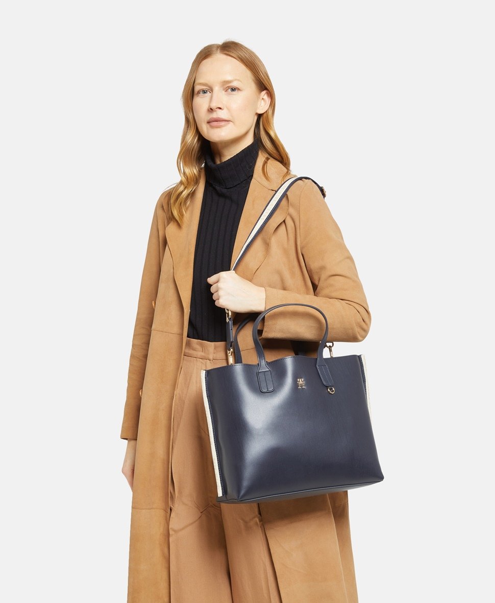 Tommy Hilfiger kabelka Tmavě modrá 5