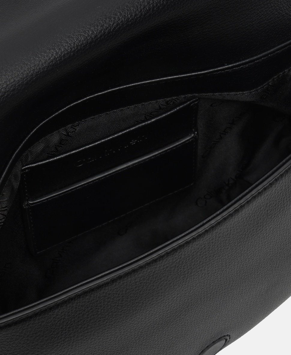 Calvin Klein kabelka přes rameno Černá 3
