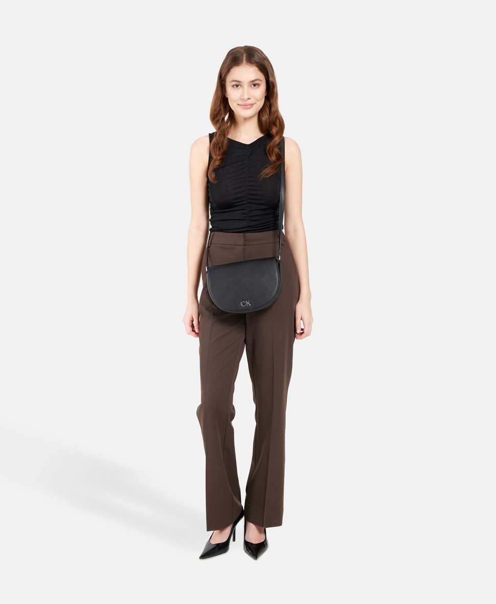 Calvin Klein kabelka přes rameno Černá 5