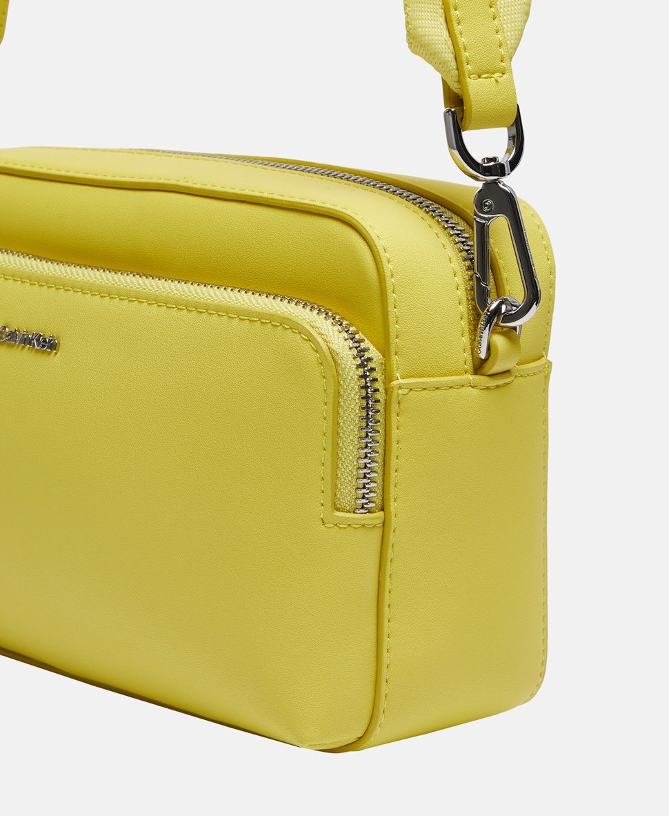 Calvin Klein kabelka přes rameno Tmavě hnědá 2