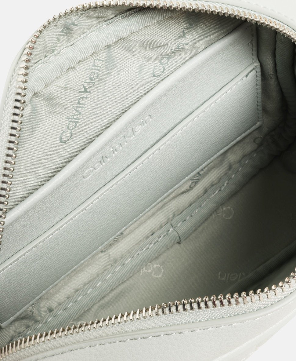Calvin Klein kabelka přes rameno Mentolová 3
