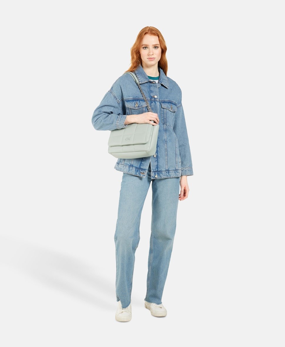 Calvin Klein kabelka přes rameno Šedá 5