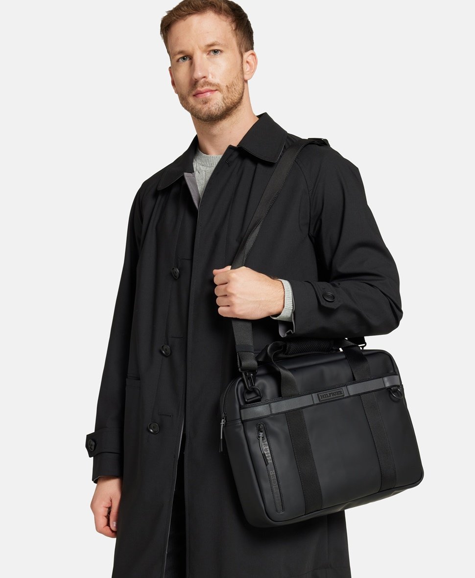 Tommy Hilfiger brašna na notebook Černá 5