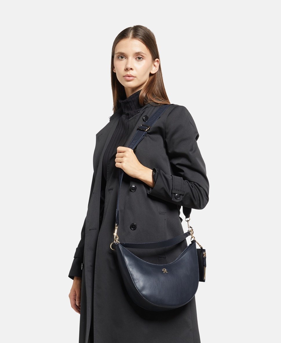 Tommy Hilfiger kabelka přes rameno Tmavě modrá 5