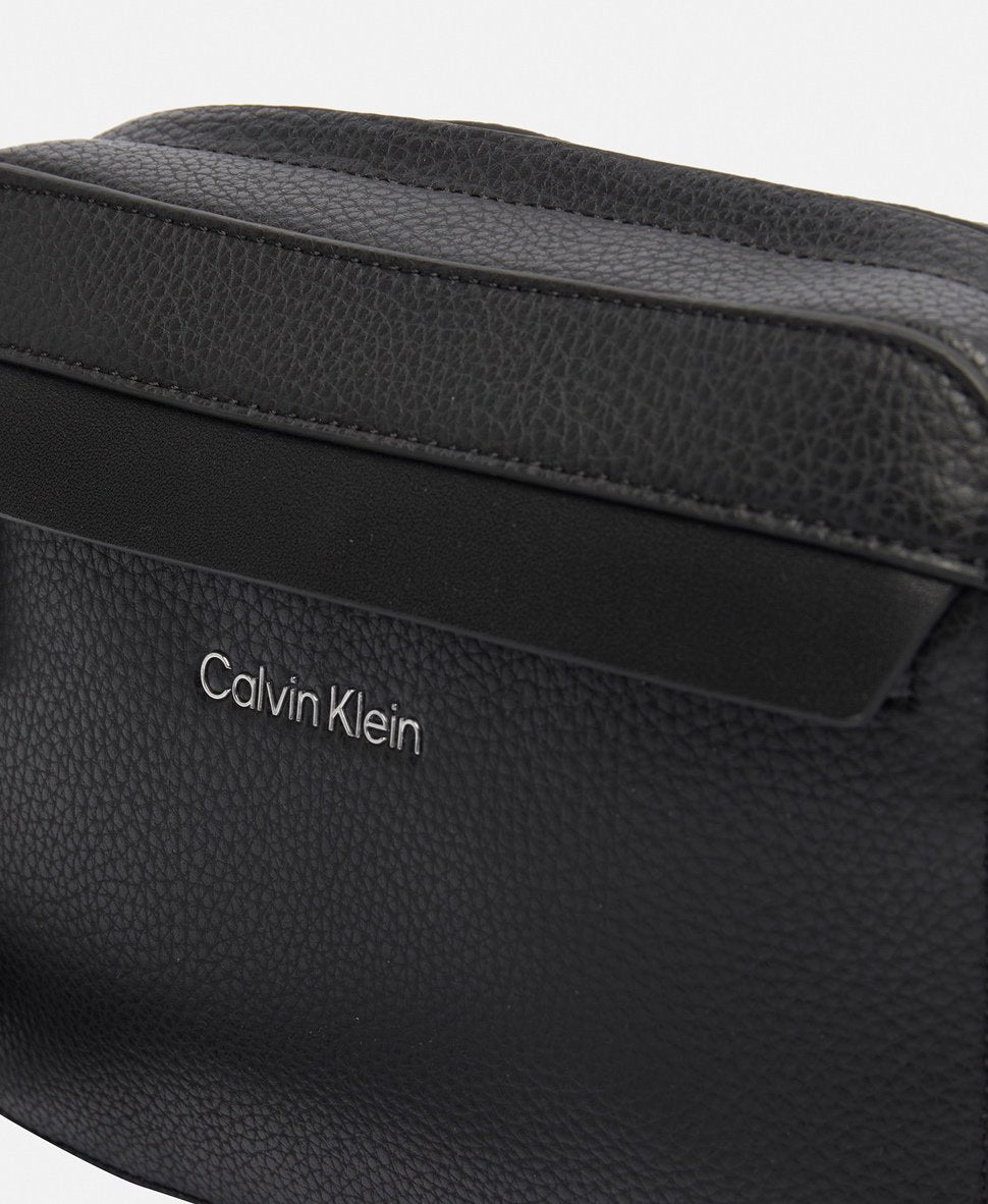 Calvin Klein taška na prádlo Černá 2