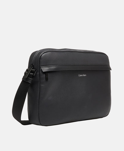 Calvin Klein taška messenger Černá 1