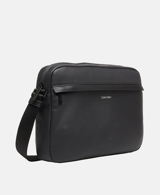 Calvin Klein taška messenger Černá 1