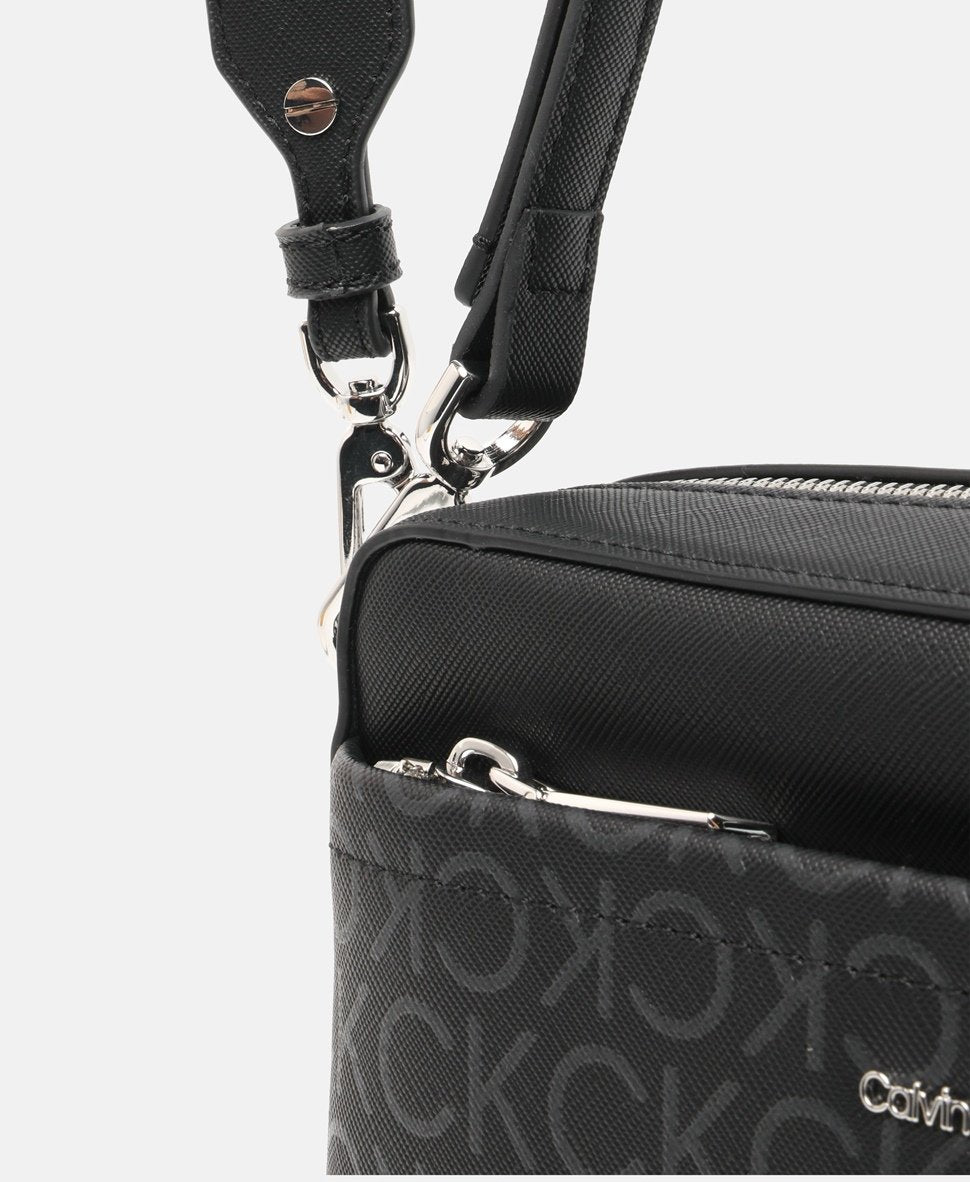 Calvin Klein taška messenger Černá 2