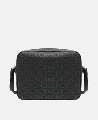 Calvin Klein taška messenger Černá 4