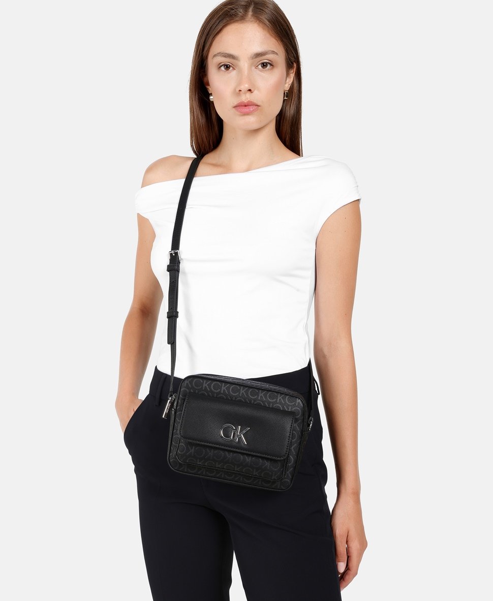 Calvin Klein taška messenger Černá 5