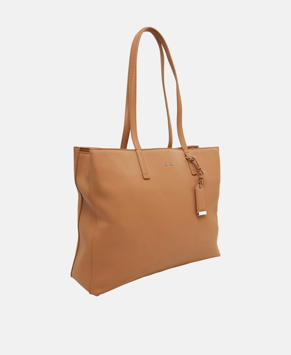 Calvin Klein kabelka tote Koňaková 1