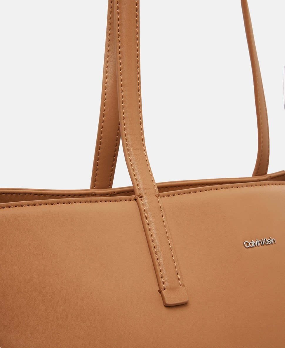 Calvin Klein kabelka tote Koňaková 2