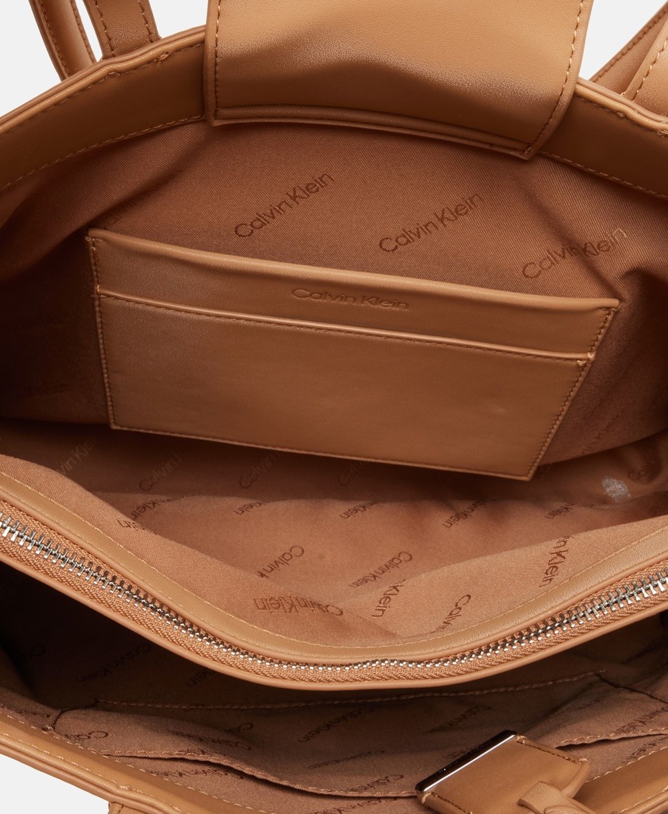 Calvin Klein kabelka tote Koňaková 3