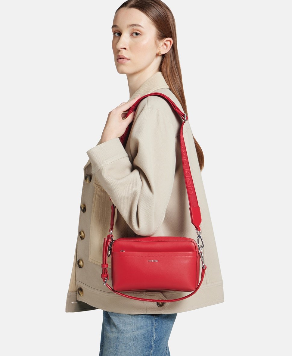 Calvin Klein taška messenger Červená 5
