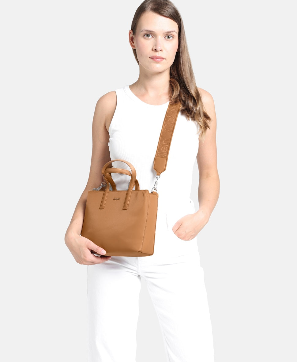 Calvin Klein kabelka Koňaková 5
