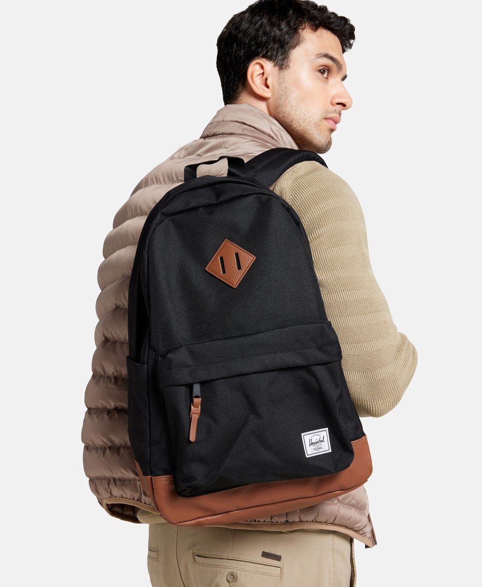 Herschel batoh Černá 5