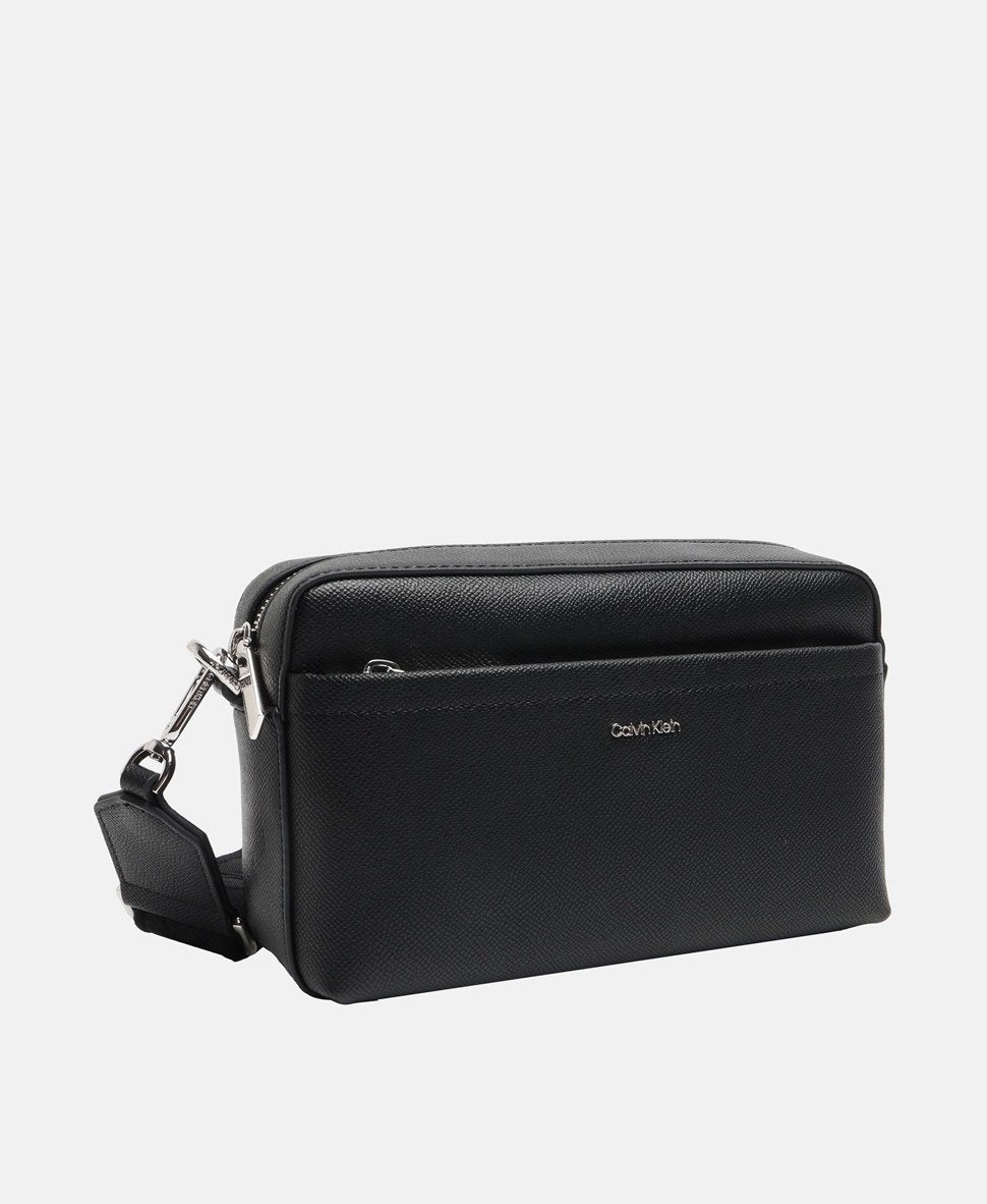 Calvin Klein taška messenger Černá 1