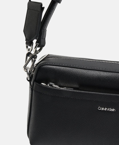 Calvin Klein taška messenger Černá 2