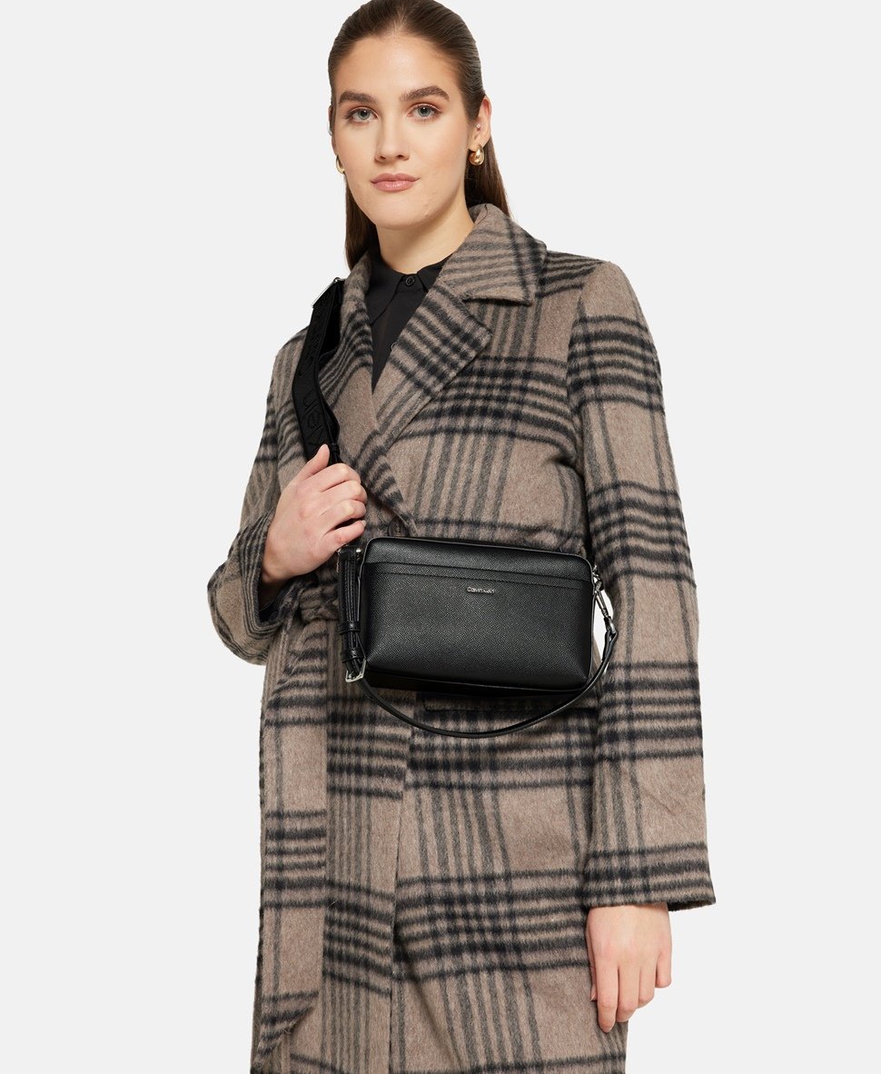Calvin Klein taška messenger Černá 5