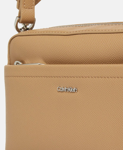 Calvin Klein taška messenger Béžová 2