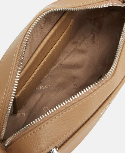 Calvin Klein taška messenger Béžová 3