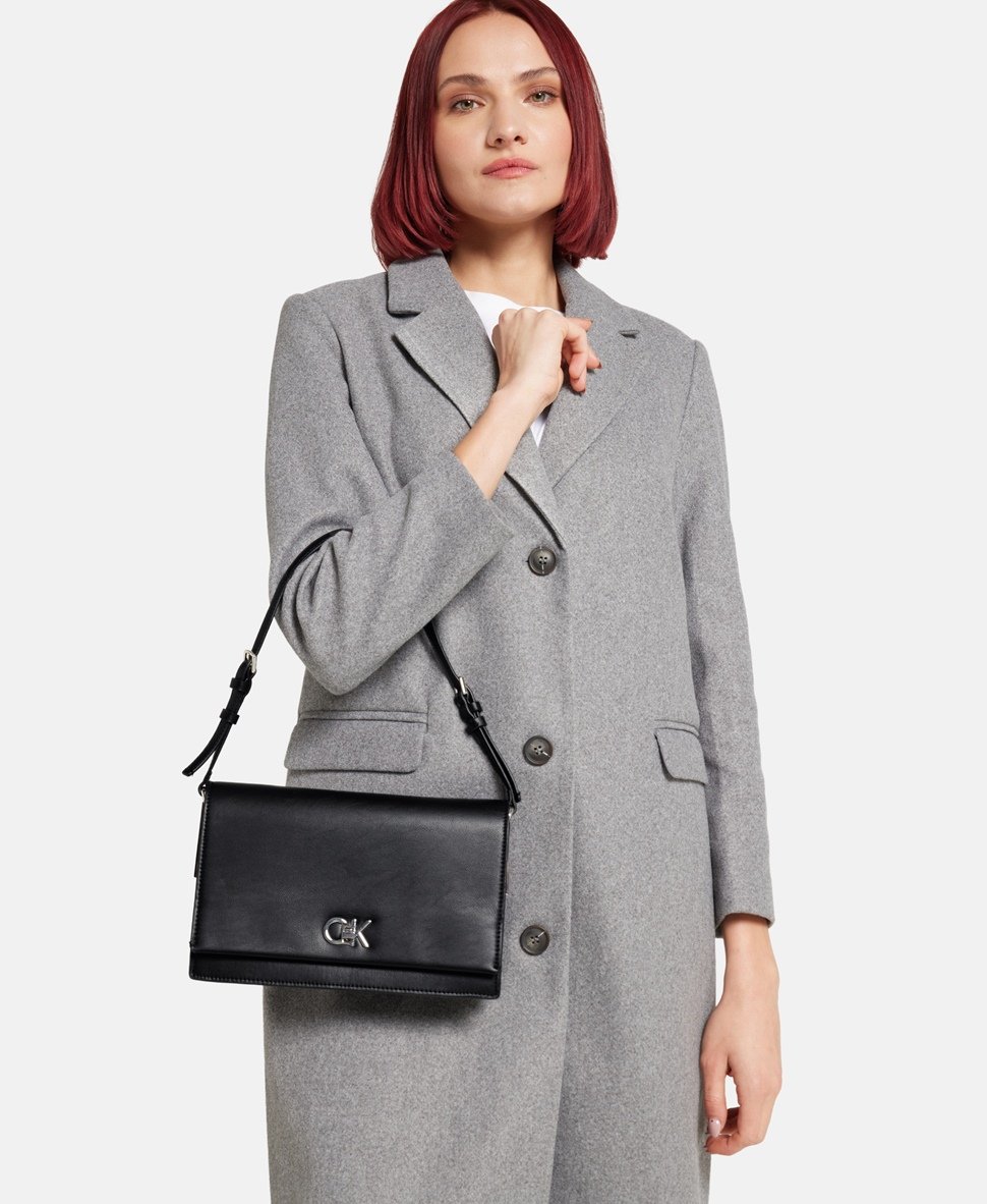Calvin Klein kabelka přes rameno Černá 5