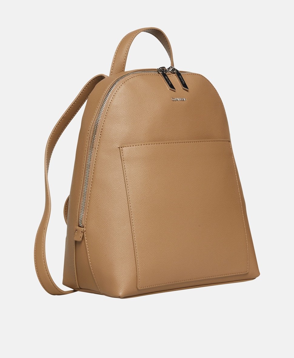 Calvin Klein batoh Camel 1
