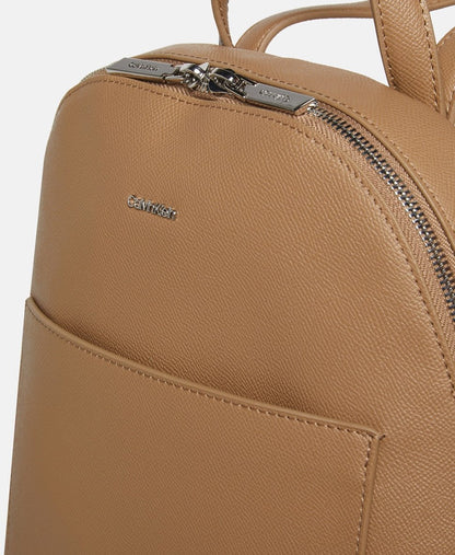 Calvin Klein batoh Camel 2
