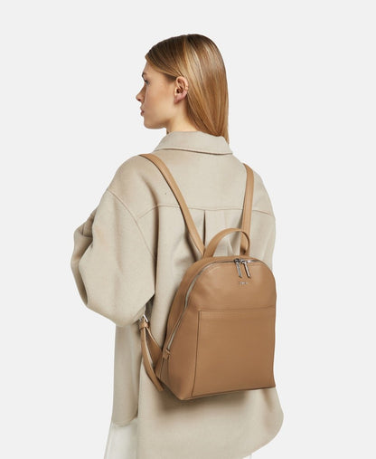 Calvin Klein batoh Camel 5