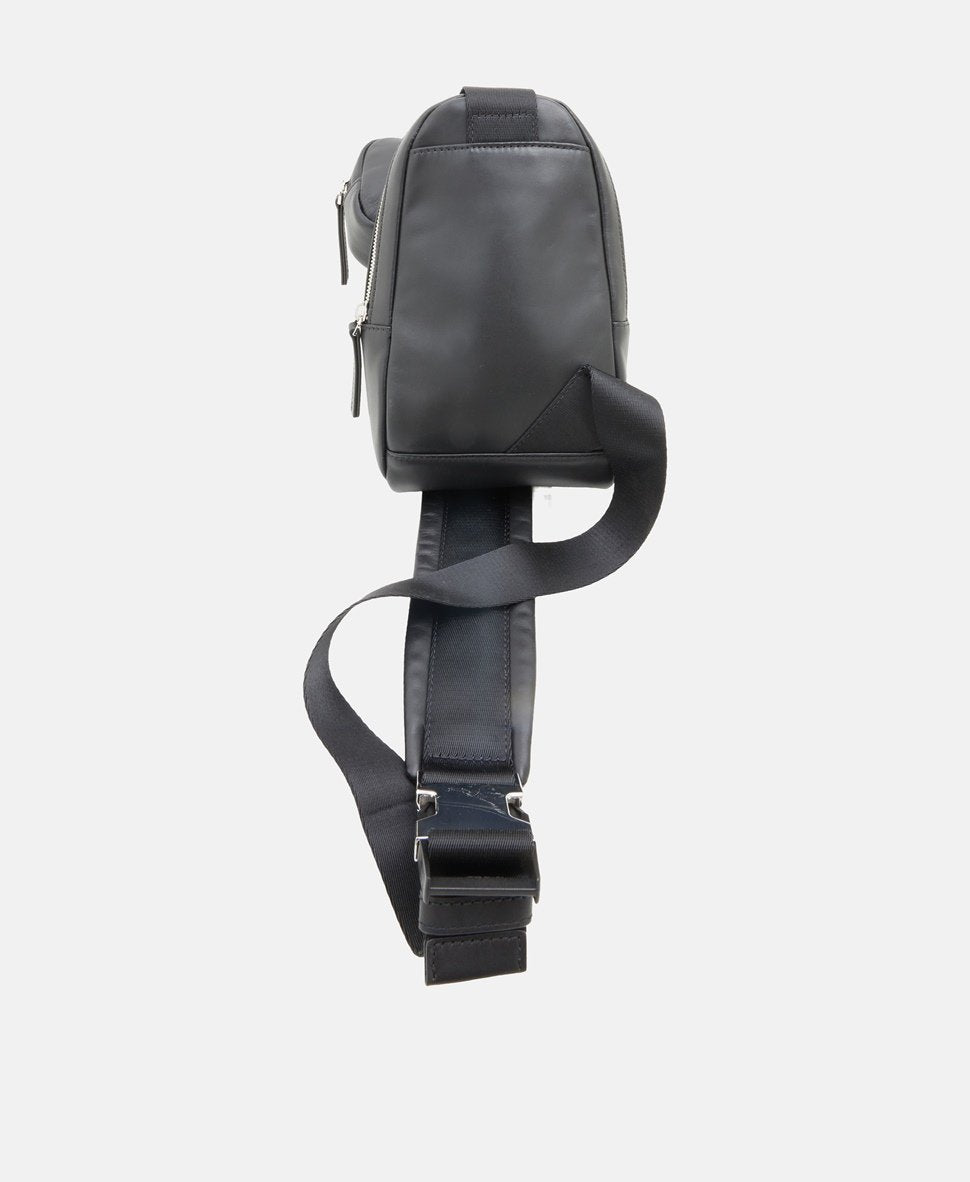 Emporio Armani Kožená messenger taška Černá 4