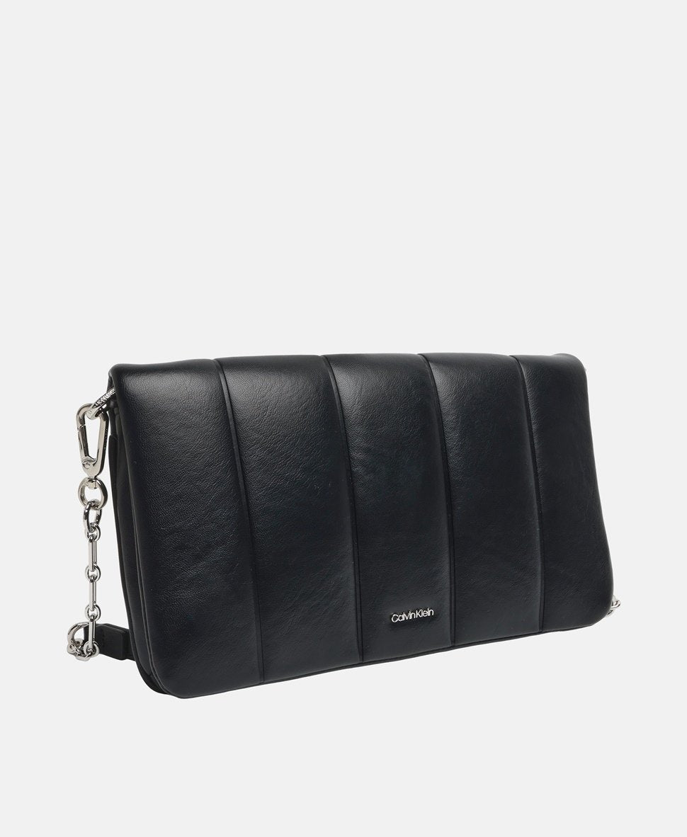 Calvin Klein kabelka přes rameno Černá 1