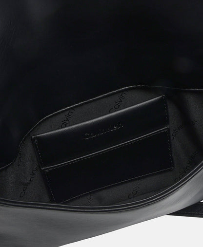 Calvin Klein kabelka přes rameno Černá 3