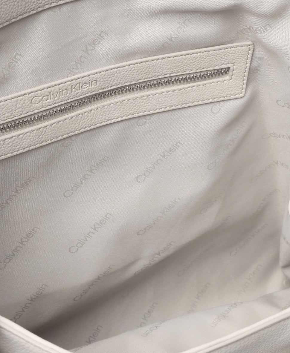 Calvin Klein kabelka Béžová 3