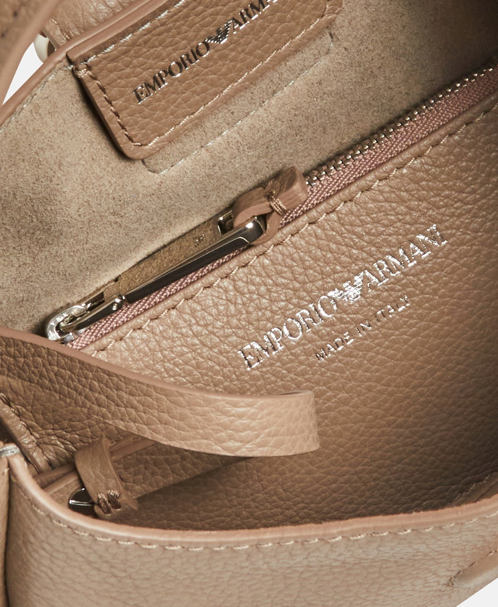 Emporio Armani Kožená kabelka přes rameno Taupe 3
