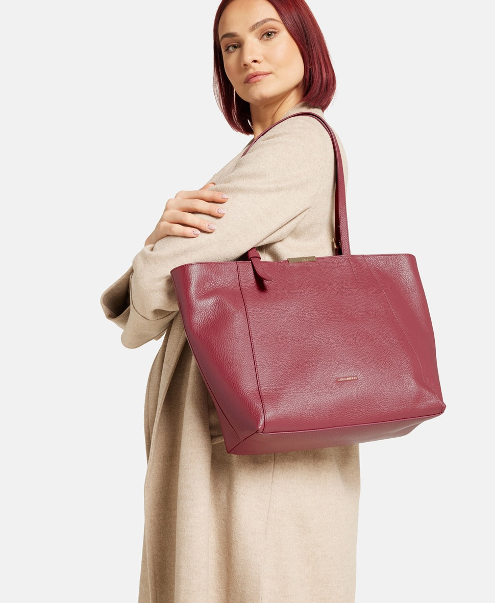 Coccinelle kožená kabelka shopper Tmavě červená 5