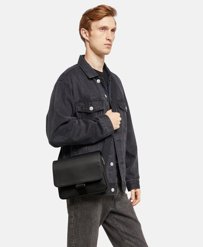 Lacoste taška messenger Černá 5