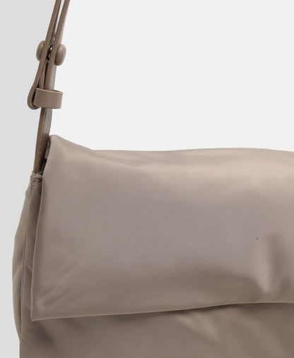Calvin Klein Jeans kabelka přes rameno Taupe 2
