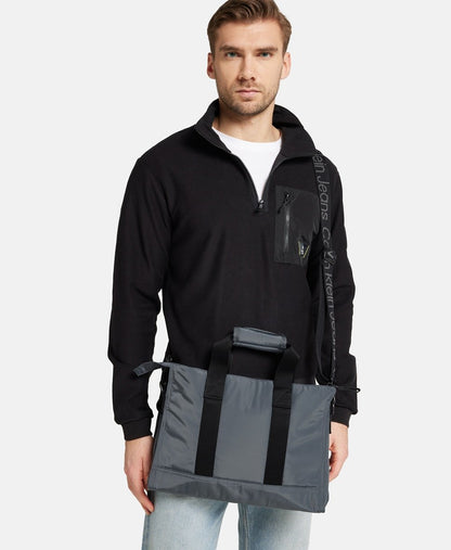 Calvin Klein Jeans brašna na notebook Černá 5