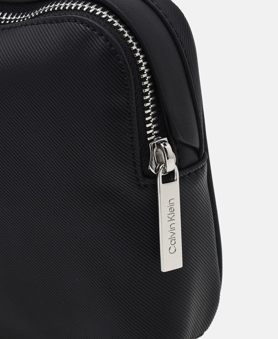 Calvin Klein psaníčko Černá 2