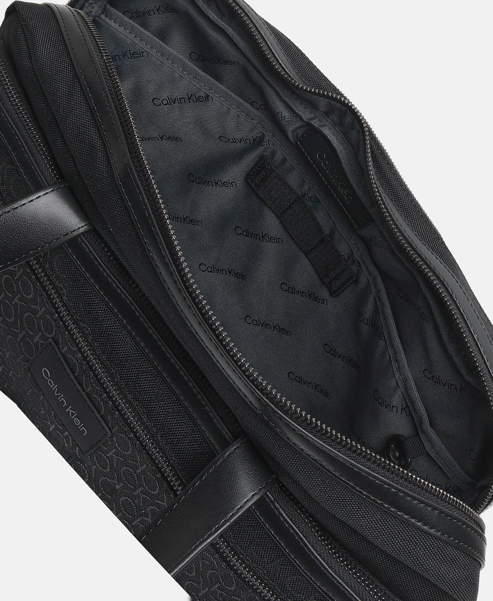 Calvin Klein brašna na notebook Černá 3